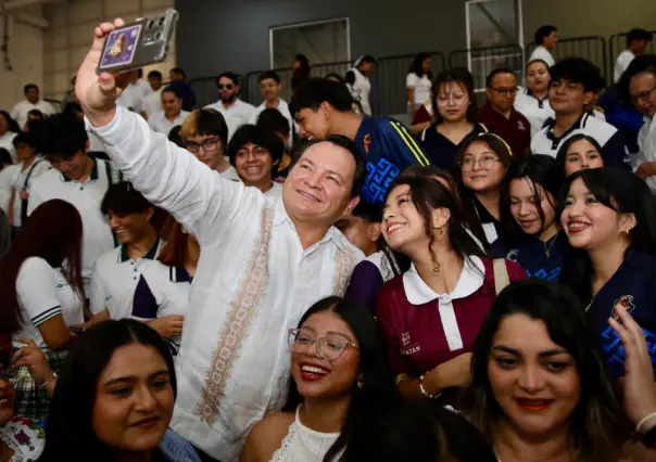Joaquín Díaz Mena impulsa diálogo sobre salud mental juvenil en Yucatán
