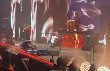 Ramón Ayala desempolva emociones en la Arena Monterrey
