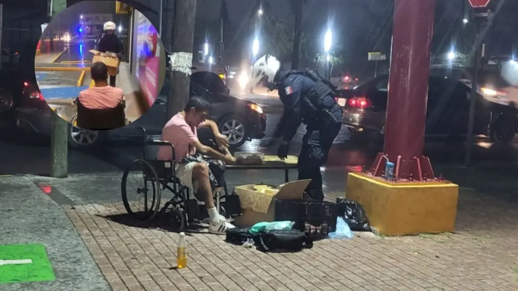 Acto solidario: policía auxilia a ciudadano en silla de ruedas en Guadalupe tras lluvias
