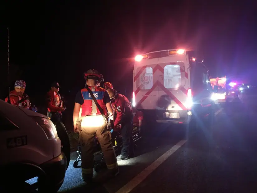 La zona del accidente fue temporalmente cerrada para facilitar las labores de rescate, abanderamiento y peritaje. /Foto: Cortesía