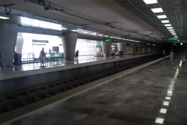 Protección Civil acude al reporte de mujer prensada en la estación Alameda del Metro