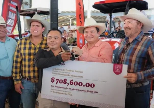 Gobierno de Yucatán impulsa el campo con entrega histórica de maquinaria en Tizimín
