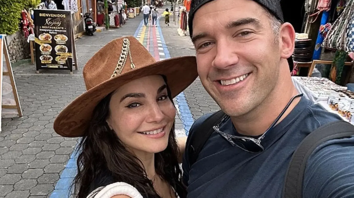Martha Higareda y Lewis Howes se casaron en febrero de este año. Foto. Especial.