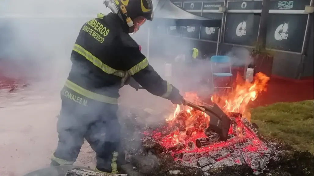 Incendio en Miguel Hidalgo: bomberos de la CDMX sofocan fuego en azotea de la colonia Anáhuac