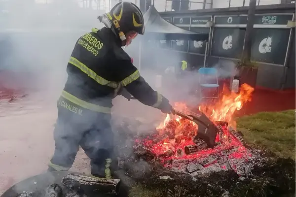 Incendio en Miguel Hidalgo: bomberos de la CDMX sofocan fuego en azotea de la colonia Anáhuac