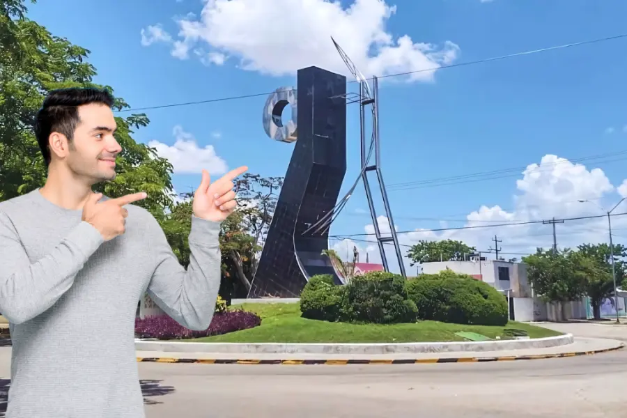 El curioso monumento de Mérida: ¿Juego de Pelota Maya o cinta Scotch?