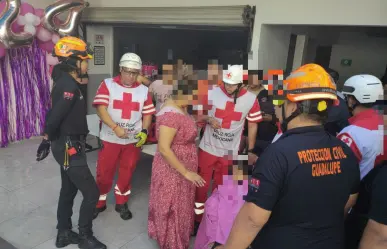 Rescatan a menor atrapada en tubería dentro de alberca en Guadalupe