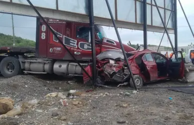 Choque de tráiler deja 3 heridos en Juárez