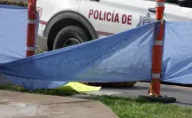 En pleno 15 de septiembre dejan cuerpo envuelto en una lona a 3 calles del zócalo de Puebla