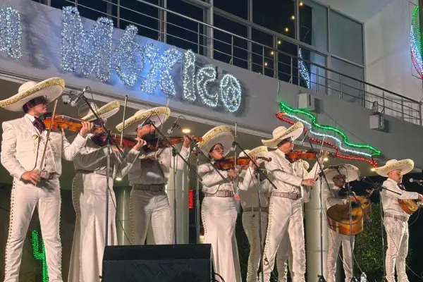 En vivo | Así se vive el Grito de Independencia en La Paz, Baja California Sur