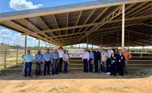 Recorren Estación Cuarentenaria en el Puente Fronterizo Colombia-Laredo para impulsar exportación ganadera
