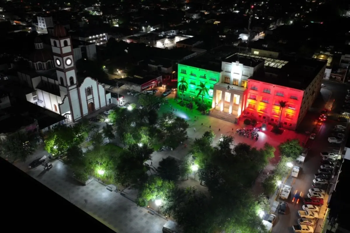 Esta noche se lleva a cabo la ceremonia del Grito de Independencia en la plaza Juárez de Ciudad Victoria. Foto: Carlos García