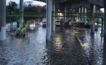 Inundaciones en Iztapalapa: lluvias causan caos y cierran tramo del Metro