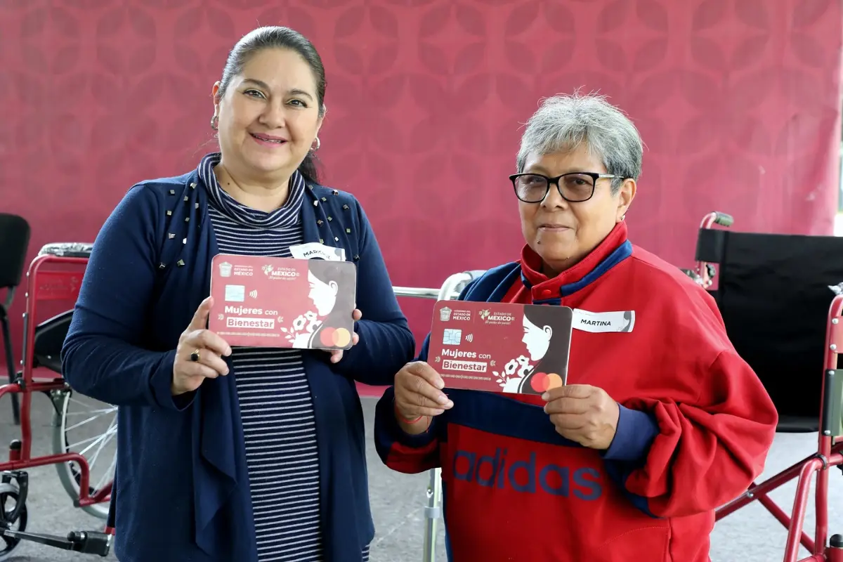 Mujeres con apoyo económico. Foto: FB Juan Carlos González Romero