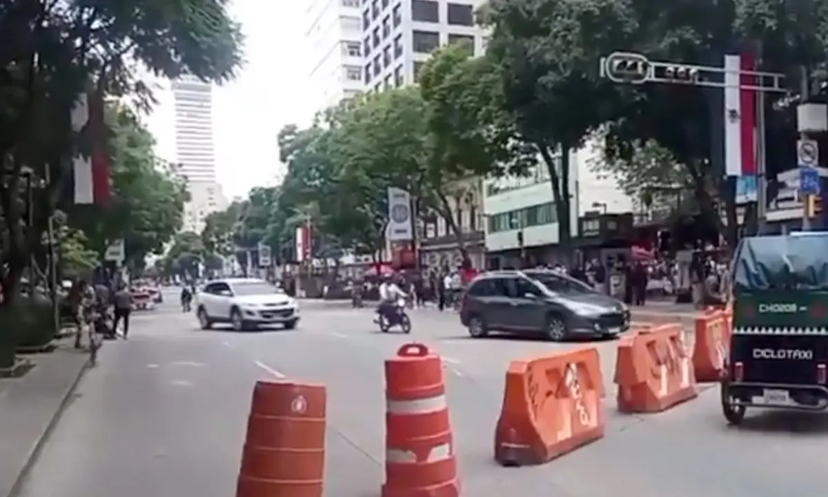 Bloqueo vial por manifestantes en CDMX. Foto: X (@OVIALCDMX)