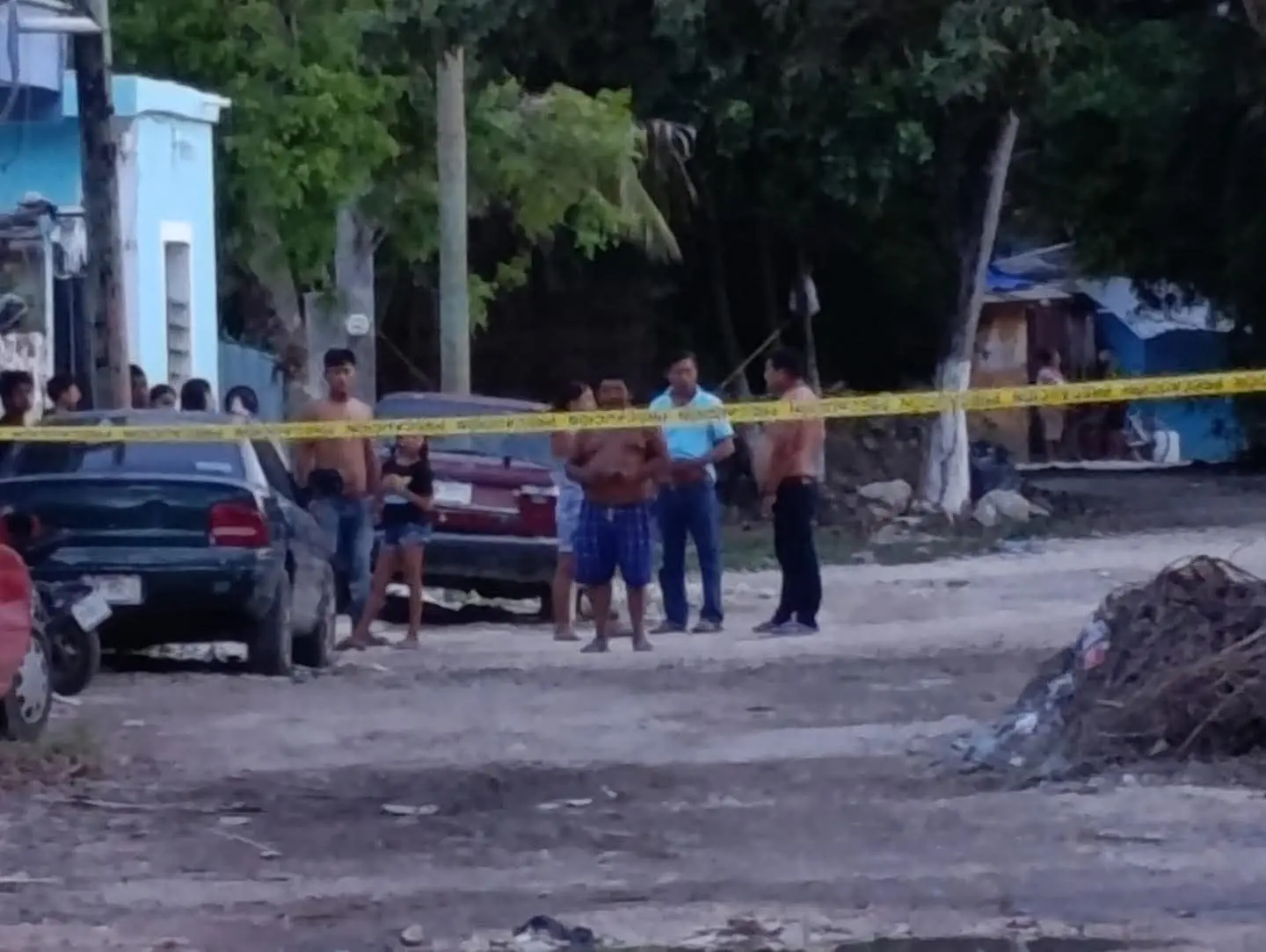 De nueva cuenta la violencia se hizo presente en las calles de Tulum, esta vez por el ataque armado contra dos personas que dejó como saldo a una sin vida.- Fuente Enfoque Noticias Tulum