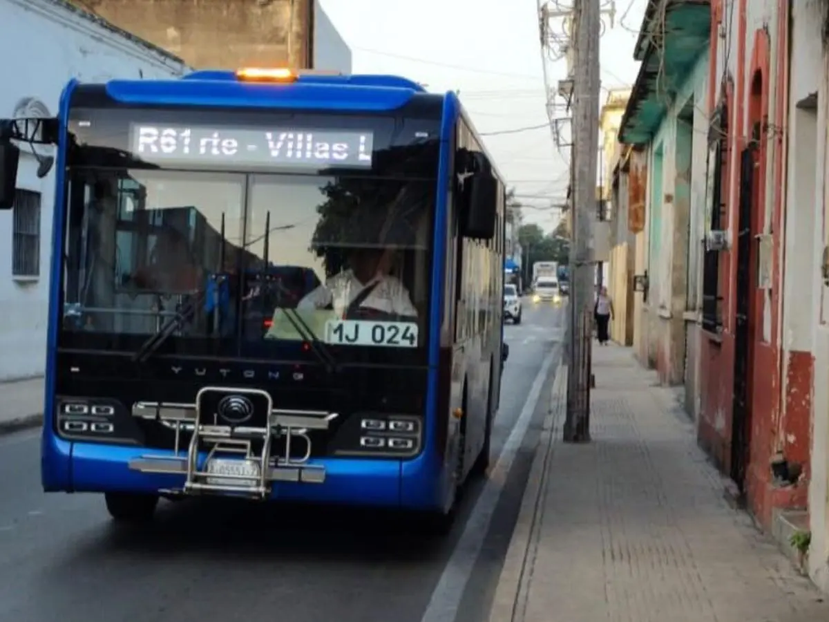 Por los festejos del Día de la Independencia de México, el servicio de transporte público Va y Ven tendrá algunas cambios como horarios especiales y reubicación de paraderos.- Fuente ATY
