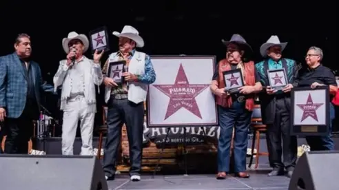 Palomazo Norteño recibe su estrella en el paseo de la Fama de Las Vegas