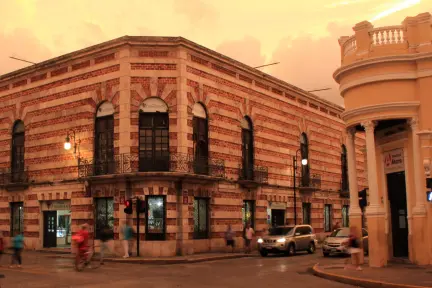 ¿Sabías que existe una plaza comercial en el centro histórico de Mérida? ¿Sabías que existe una plaza comercial en el centro histórico de Mérida?