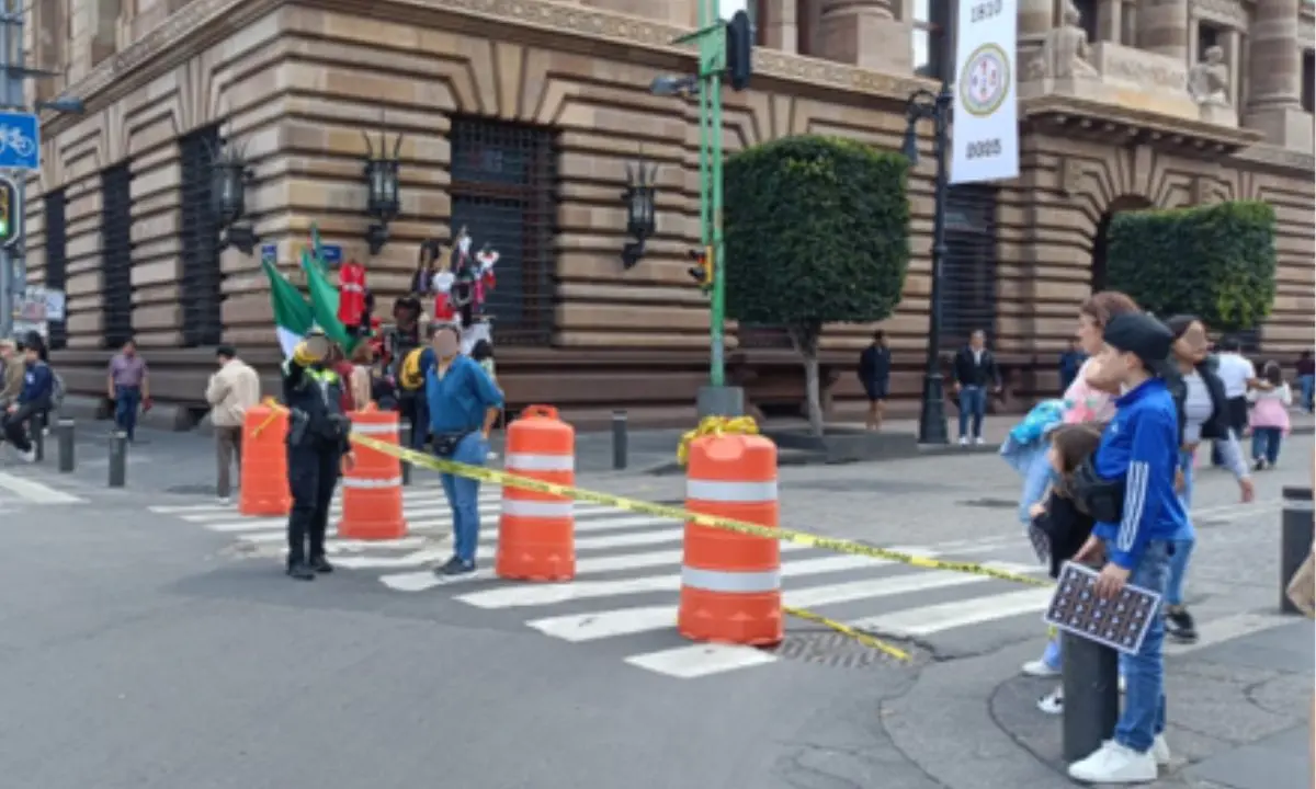 Bloqueo en calles de CDMX    Foto: X (@OVIALCDMX)