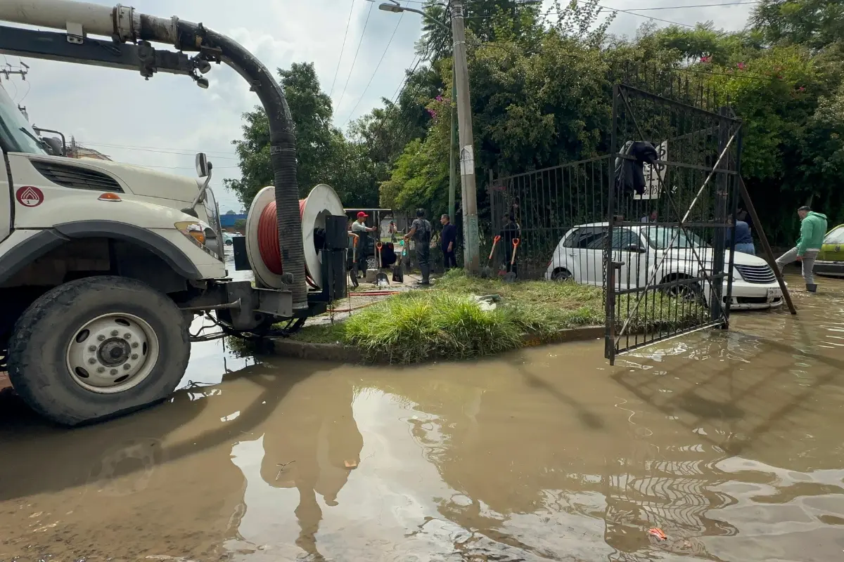 Brigadas de apoyo tras inundaciones en la zona oriente del Edomex. Foto: Manuel López