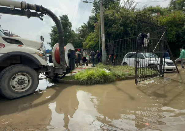 Lluvias dejan bajo el agua casas en La Paz; vecinos pierden muebles, motos y carros
