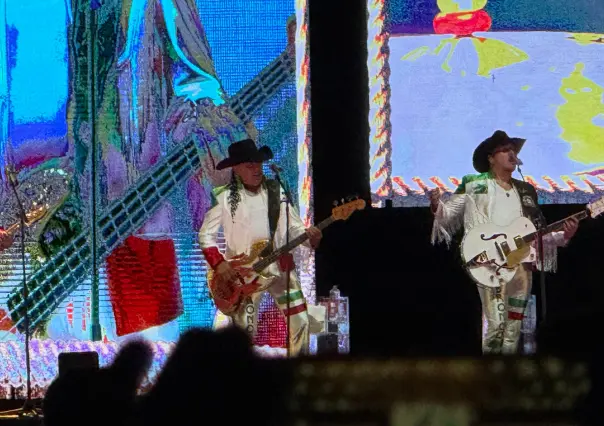 FOTOS | Disfrutan miles de duranguenses el concierto de Bronco en Durango