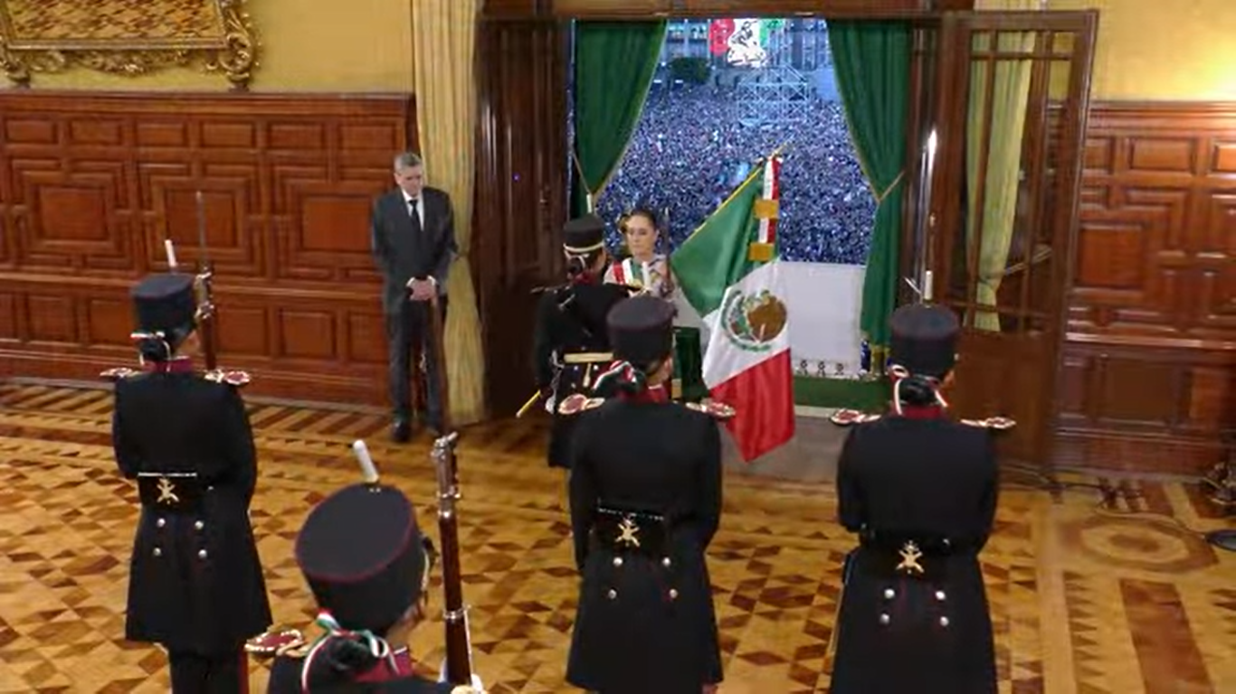Claudia Sheinbaum hace entrega de la Bandera Claudia Sheinbaum hace entrega de la Bandera
