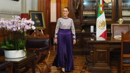 Claudia Sheinbaum ¿rinde homenaje al feminismo y a las artesanas en el Grito de Independencia?