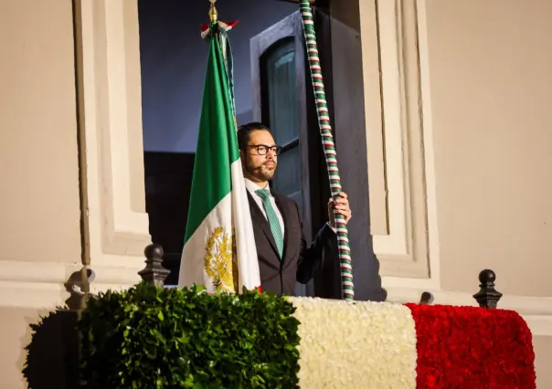 David de la Peña celebra el Grito de Independencia junto a miles en Santiago
