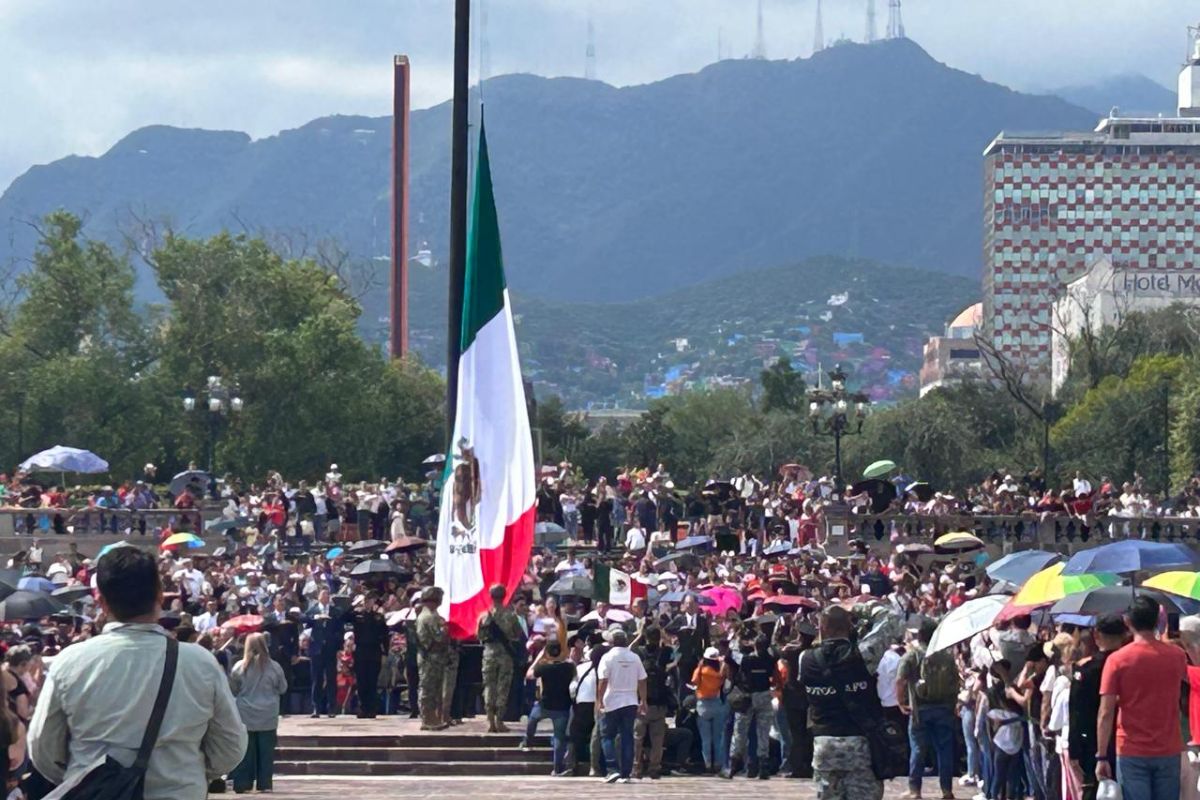Finaliza el Gran Desfile de Independencia de México en Nuevo León