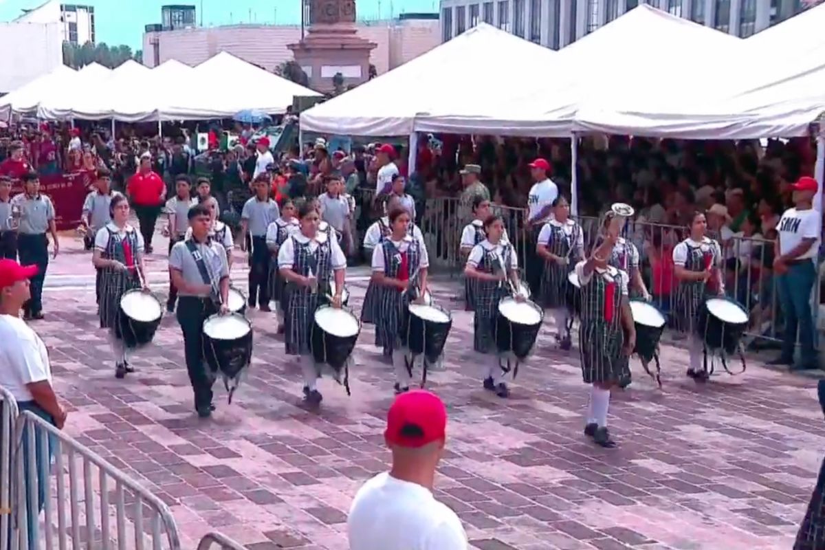 Arranca el Gran Desfile de Independencia de México en Nuevo León