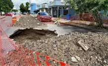 Enorme socavón expone inoperancia de Comapa Sur en Ciudad Madero