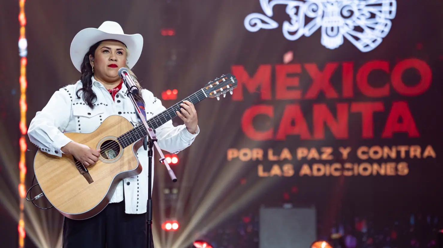 Vivir Quintana subió al escenario de México canta como invitada especial, en la semifinal de la región centro, la noche del domingo 14 de septiembre.