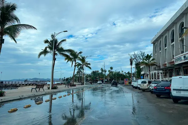 La tormenta Mario se debilita y se aleja, pero dejará lluvia en BCS