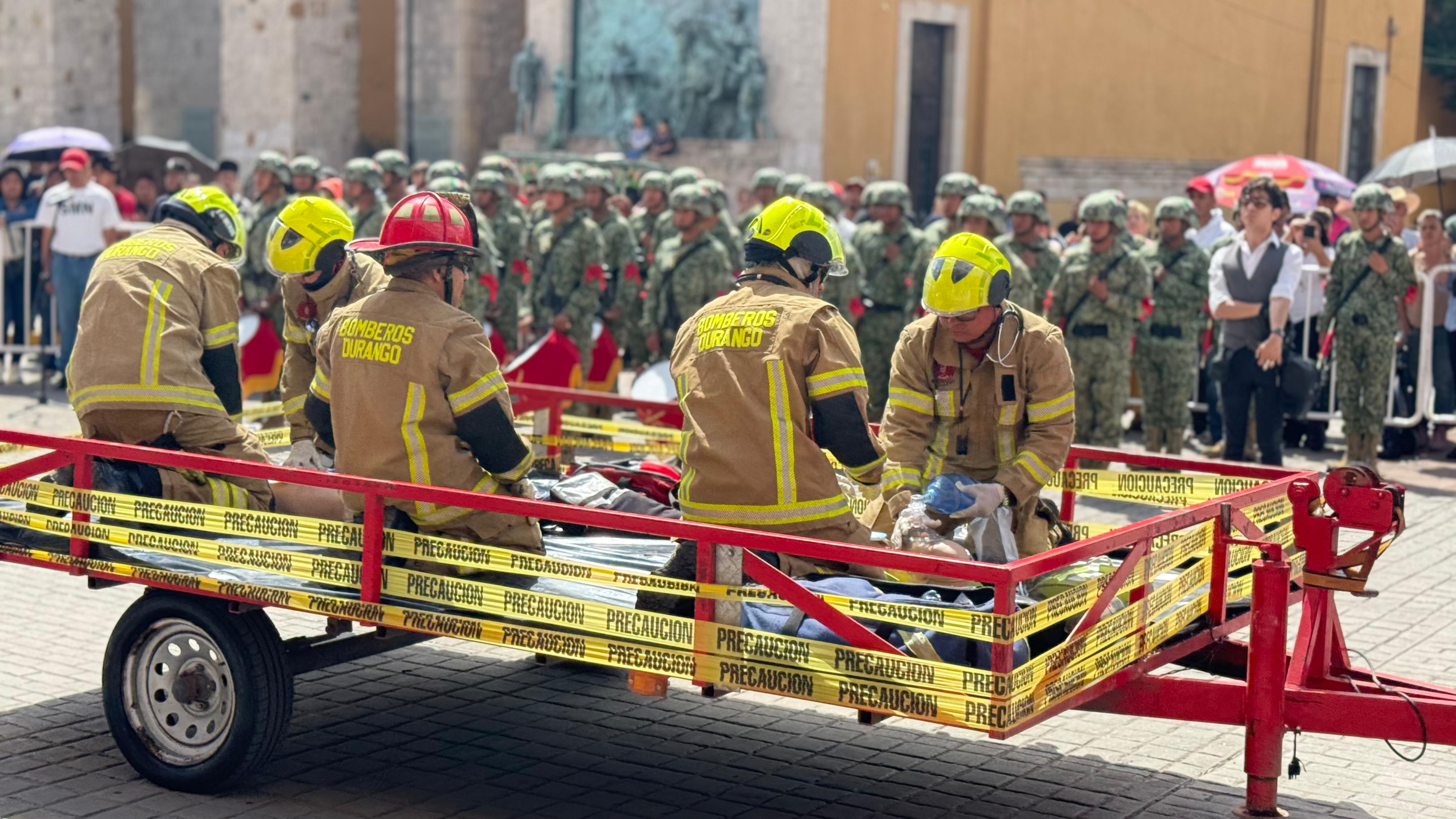 Elementos de Protección Civil municipal participan en el Desfile del 16 de septiembre