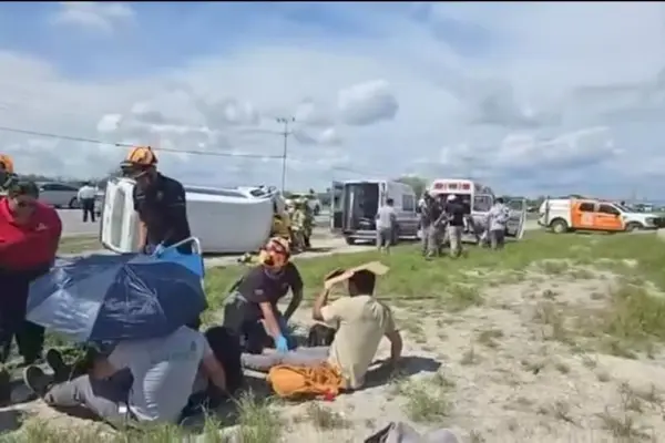Accidente en Apodaca deja varios lesionados en Carretera Agua Fría