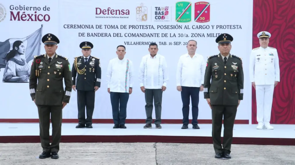 ¿Por quién fue sustituido el comandante militar que reveló la orden de aprehensión contra Hernán Bermúdez?