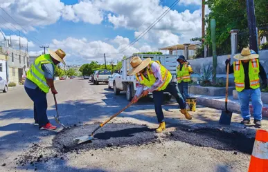 ¿En qué colonias y calles trabaja el programa emergente de bacheo en BCS?