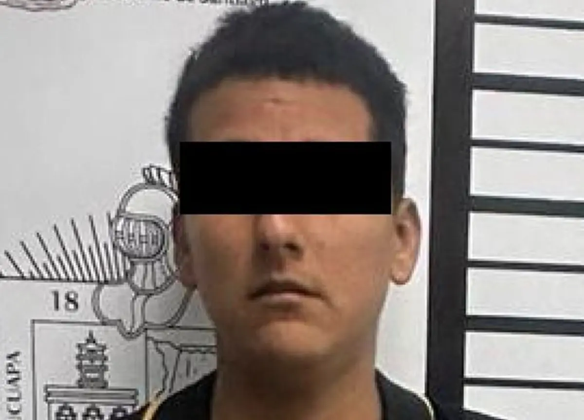 El detenido fue identificado como José Eduardo N, de 31 años, quien tiene su domicilio en el municipio de Guadalupe, Nuevo León.