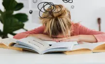 Burnout millennial en Nuevo León: ¿Qué profesiones ofrecen balance y buen sueldo?