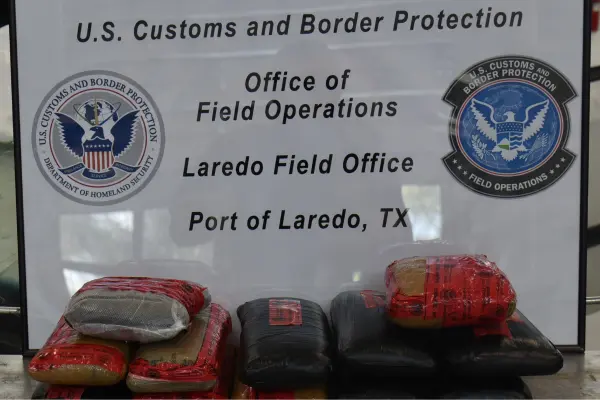 Detienen en Laredo a hombre que intentaba cruzar heroína desde Tamaulipas