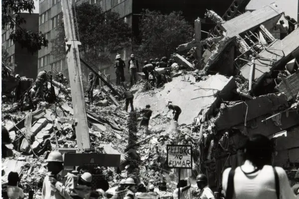 Conmemoran en Tlatelolco 40 años del sismo de 1985 con jornadas culturales y educativas