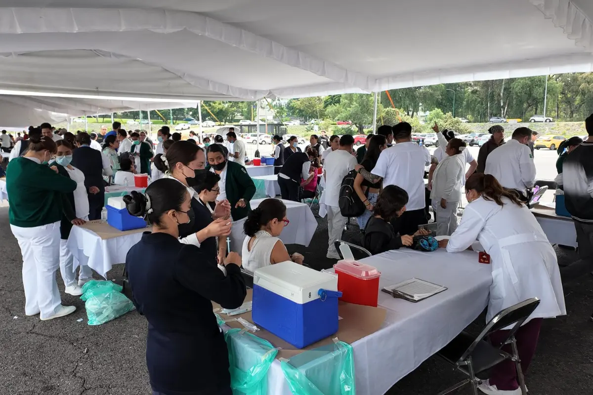 Empieza la vacunación en contra de sarampión en la UNAM. Foto: X @UNAM_MX
