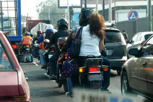 Ecatepec lidera accidentes de moto en Edomex: 82 lesionados y 1.3 muertes diarias en la entidad