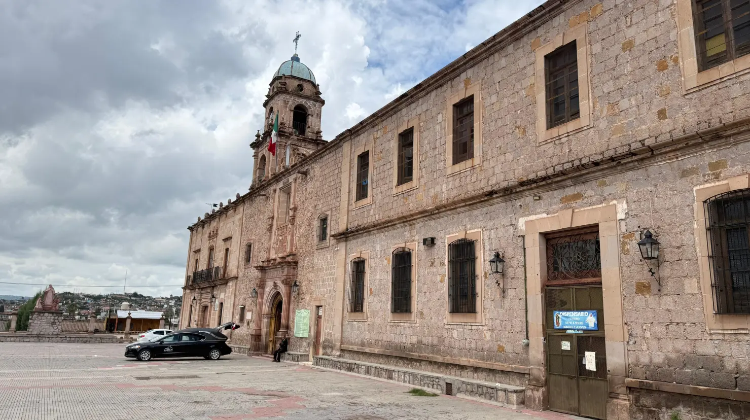 El padre Cuco, párroco del Santuario de Guadalupe, sufrió algunas complicaciones de salud. Foto: Jesús Carrillo