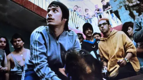 Amores Perros cumple 25 años y vuelve a salas de cine acompañado de libro inédito