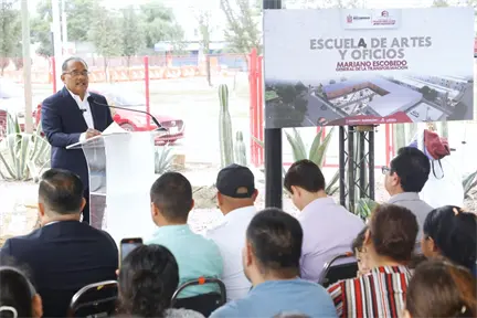Andrés Mijes inaugura Escuela de Artes y Oficios en Escobedo