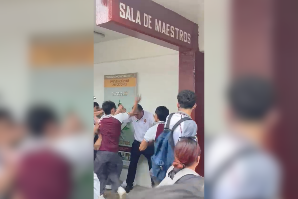 VIDEO | Violenta protesta en el Cetis 78 de Tamaulipas; alumnos golpean a director acusado de acoso
