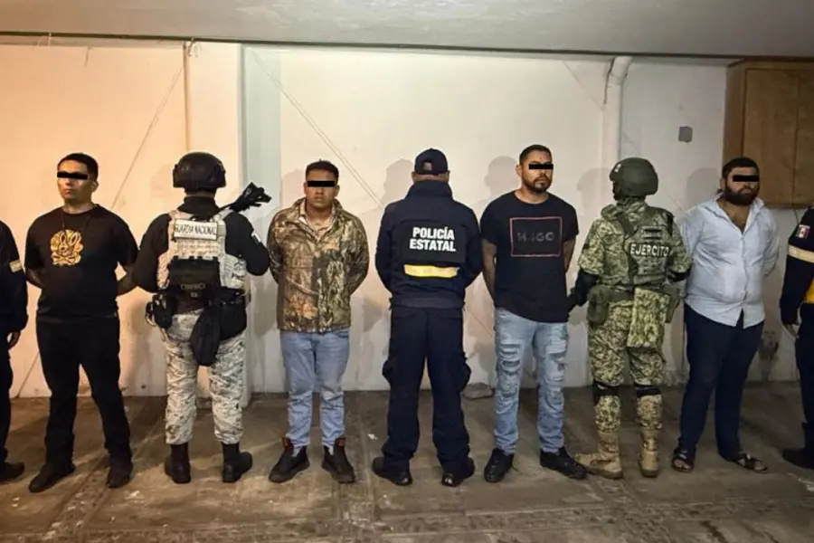 Detienen a cuatro presuntos integrantes del CJNG en Edomex con camionetas robadas de alta gama